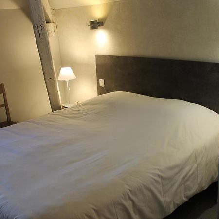 Logis Hotels- Auberge De La Tour - Hotel Et Restaurant Sauzet  Esterno foto