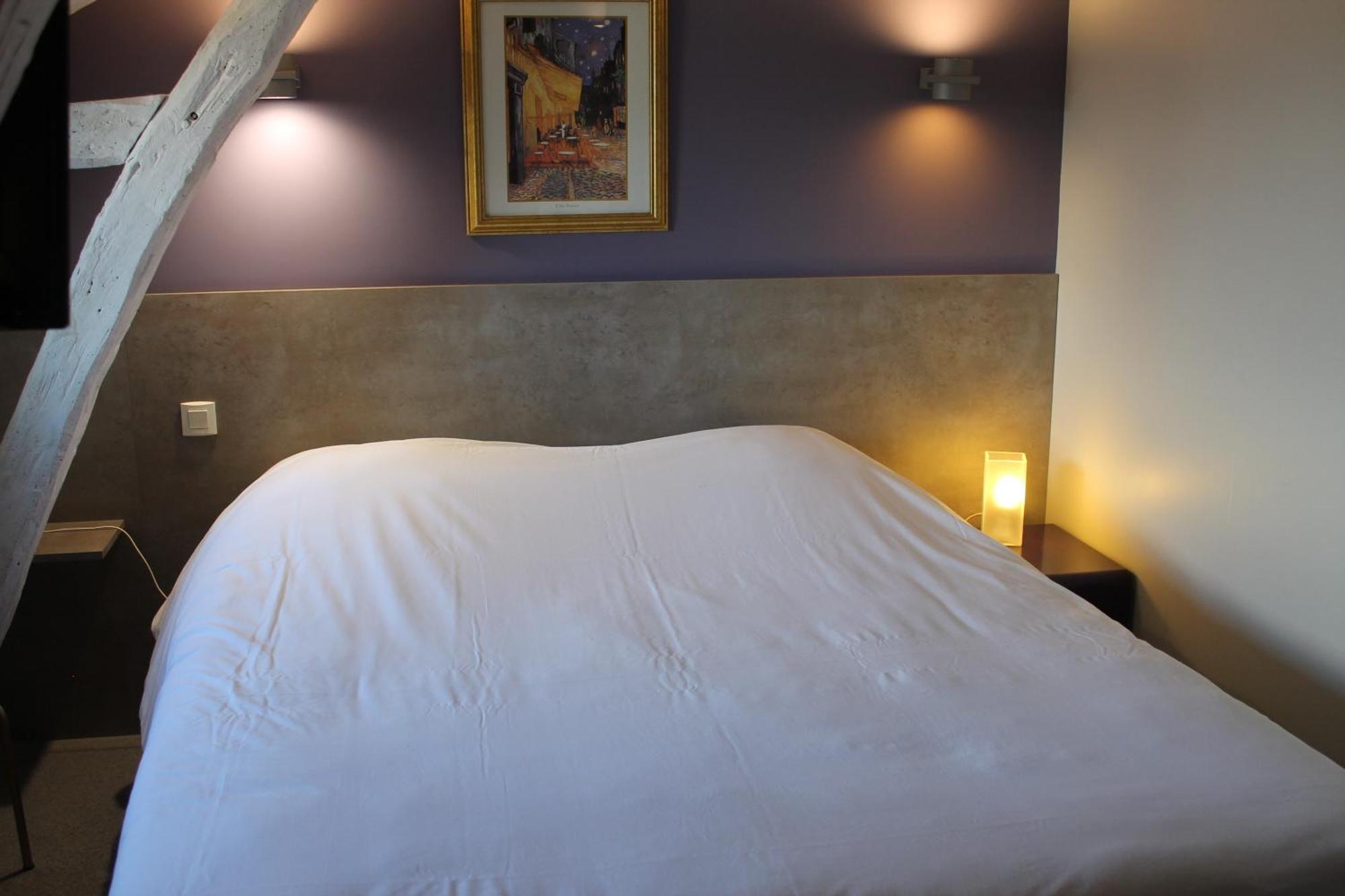 Logis Hotels- Auberge De La Tour - Hotel Et Restaurant Sauzet  Esterno foto