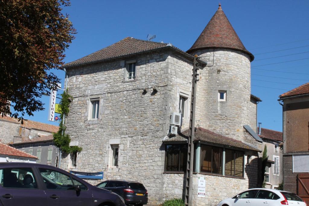 Logis Hotels- Auberge De La Tour - Hotel Et Restaurant Sauzet  Esterno foto