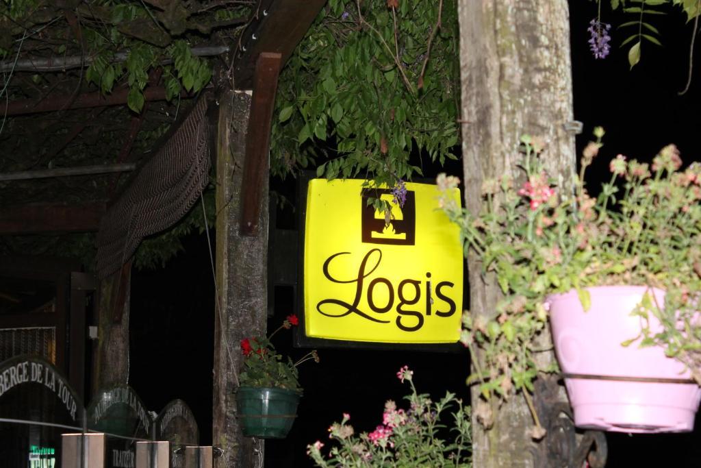 Logis Hotels- Auberge De La Tour - Hotel Et Restaurant Sauzet  Esterno foto